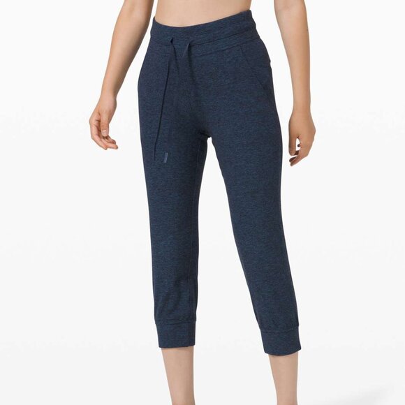 Lululemon Ready to Rulu Jogger Crop in Heathered True Navy / Black size 6 - Picture 1 of 7